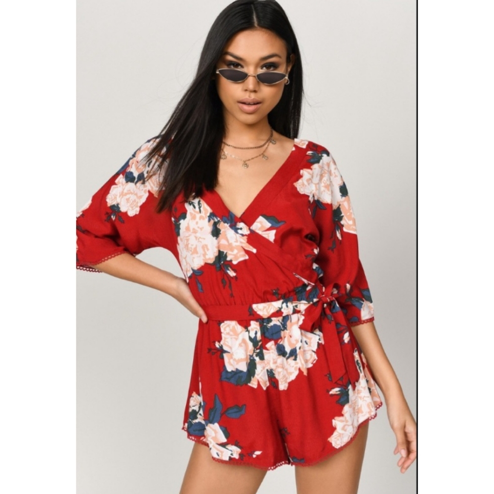 💟 Tobi Long Sleeve Wrap Red Floral 3/4 Sleeve Romper Small